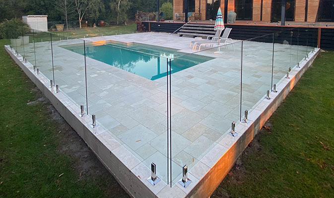 glass-pool-fencing-service